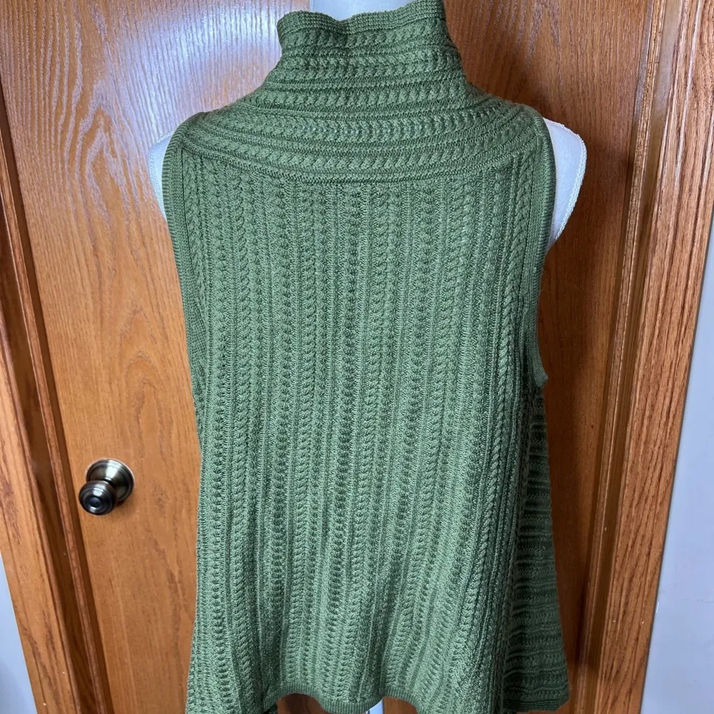 J Jill green crochet knit waterfall vest 
Medium - Image 9