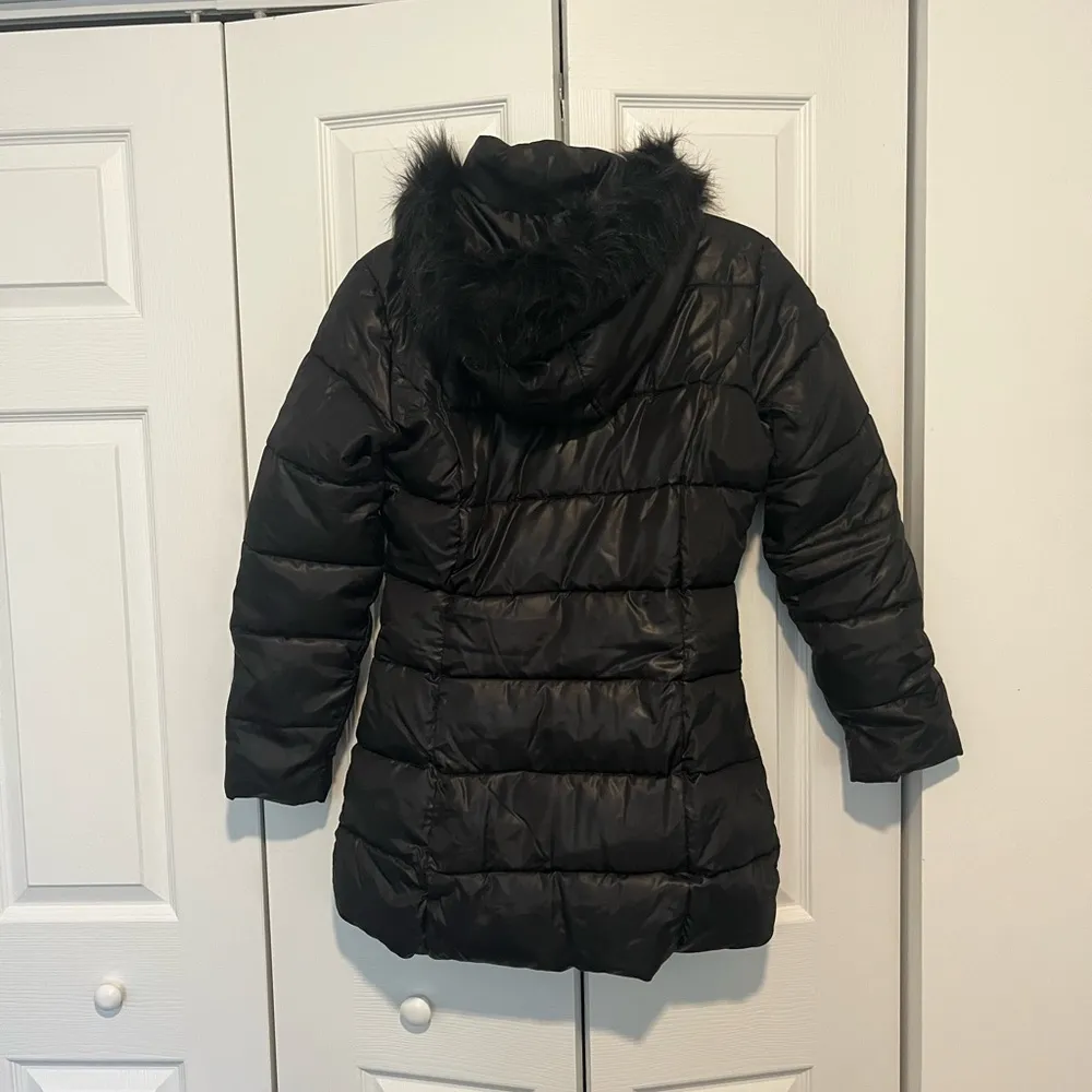 Black Mid Length Puffer Coat with Faux Fur Hood - Image 3