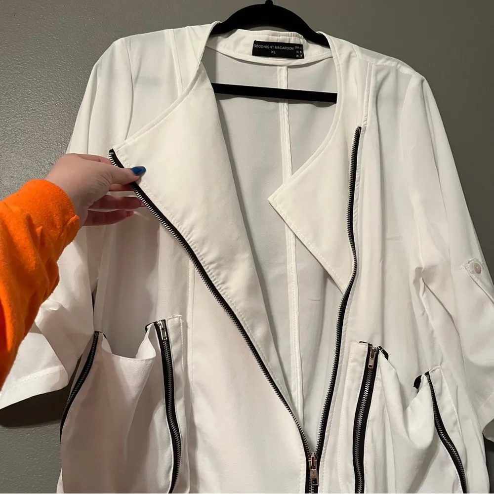 NWOT Goodnight Macaroon Sz 10 White Light Varsity Jacket! 1G - Image 6