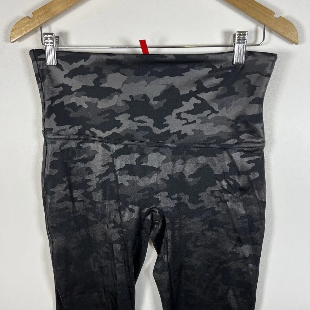 Spanx Faux Leather Leggings Sz XL Matte Black Camo Slimming Athletic Ath leisure - Image 3