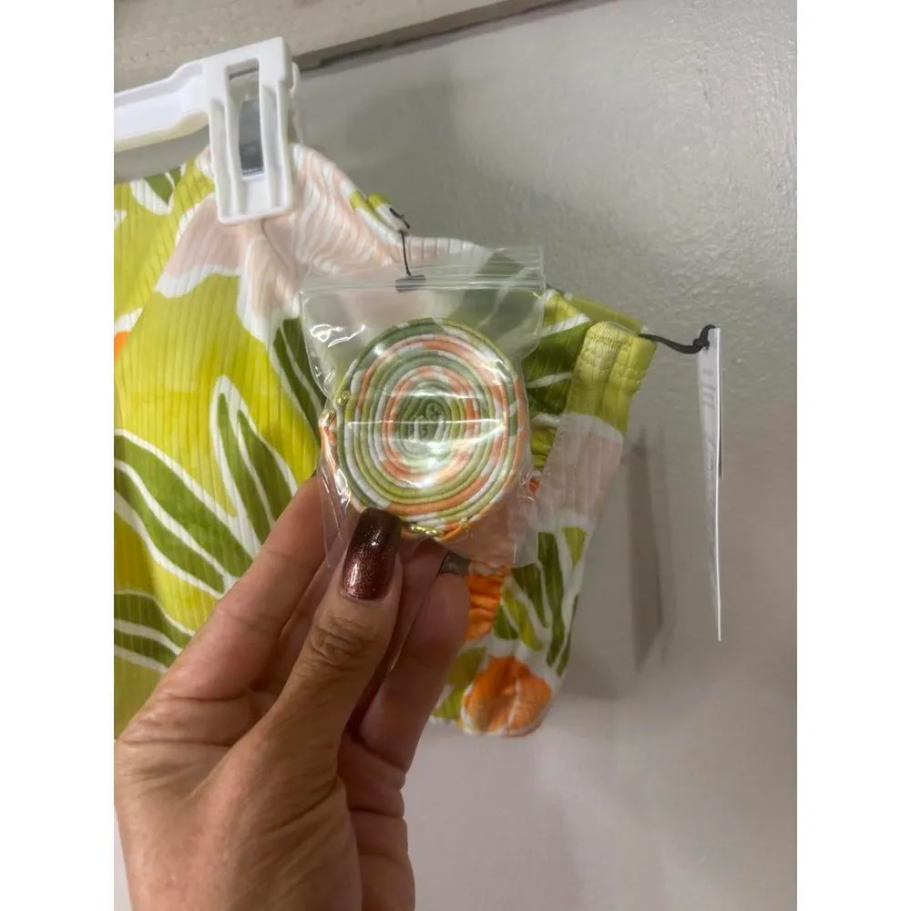 Shade & Shore Floral Bikini Top with Removable Pads - Image 3