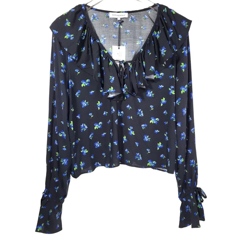 NWT WeWoreWhat Floral Print Ruffle Watercolor Ditsy Blouse in Black Multi - Image 3