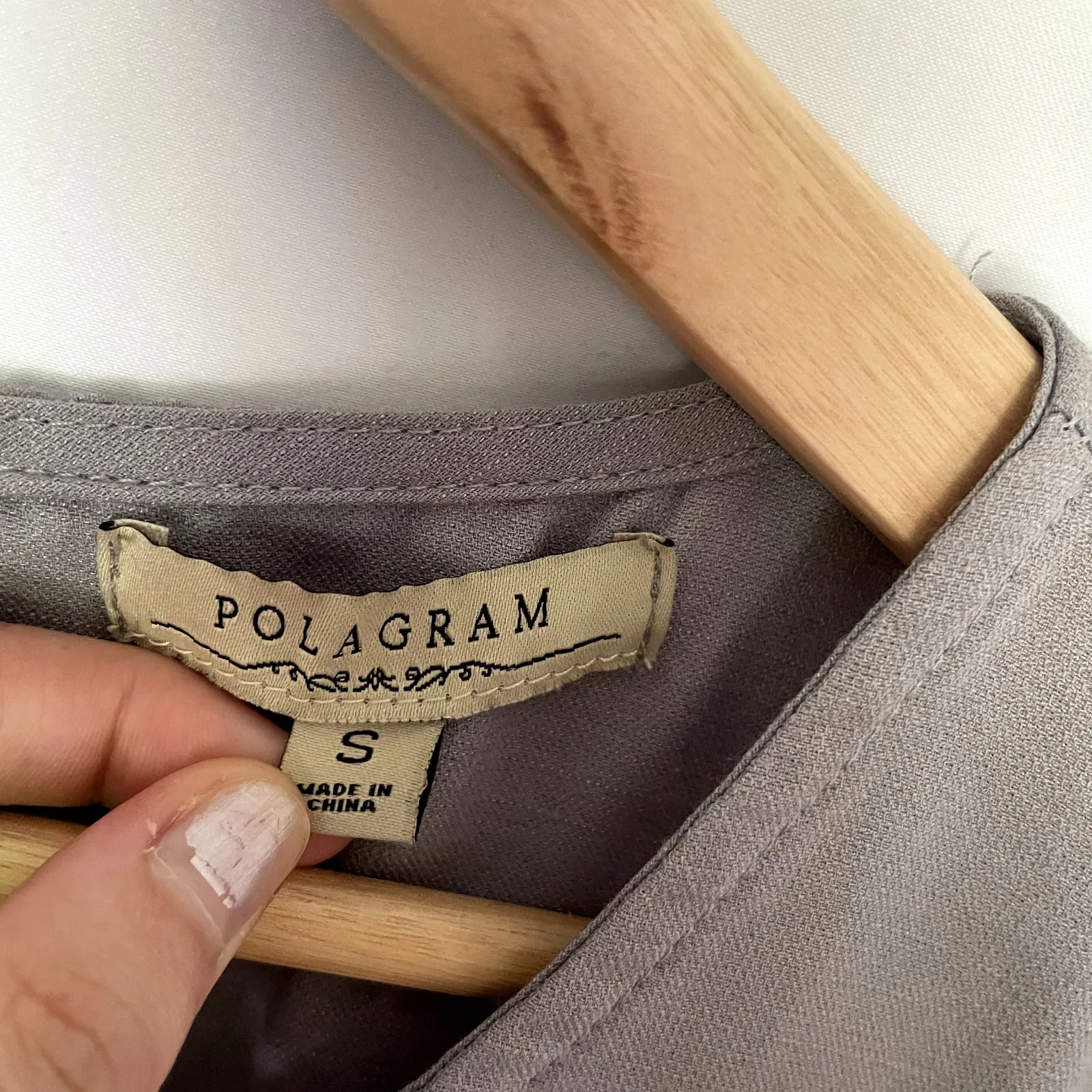 Polagram gray embroidered 3/4 sleeved top lightweight women's size S casual - Image 4