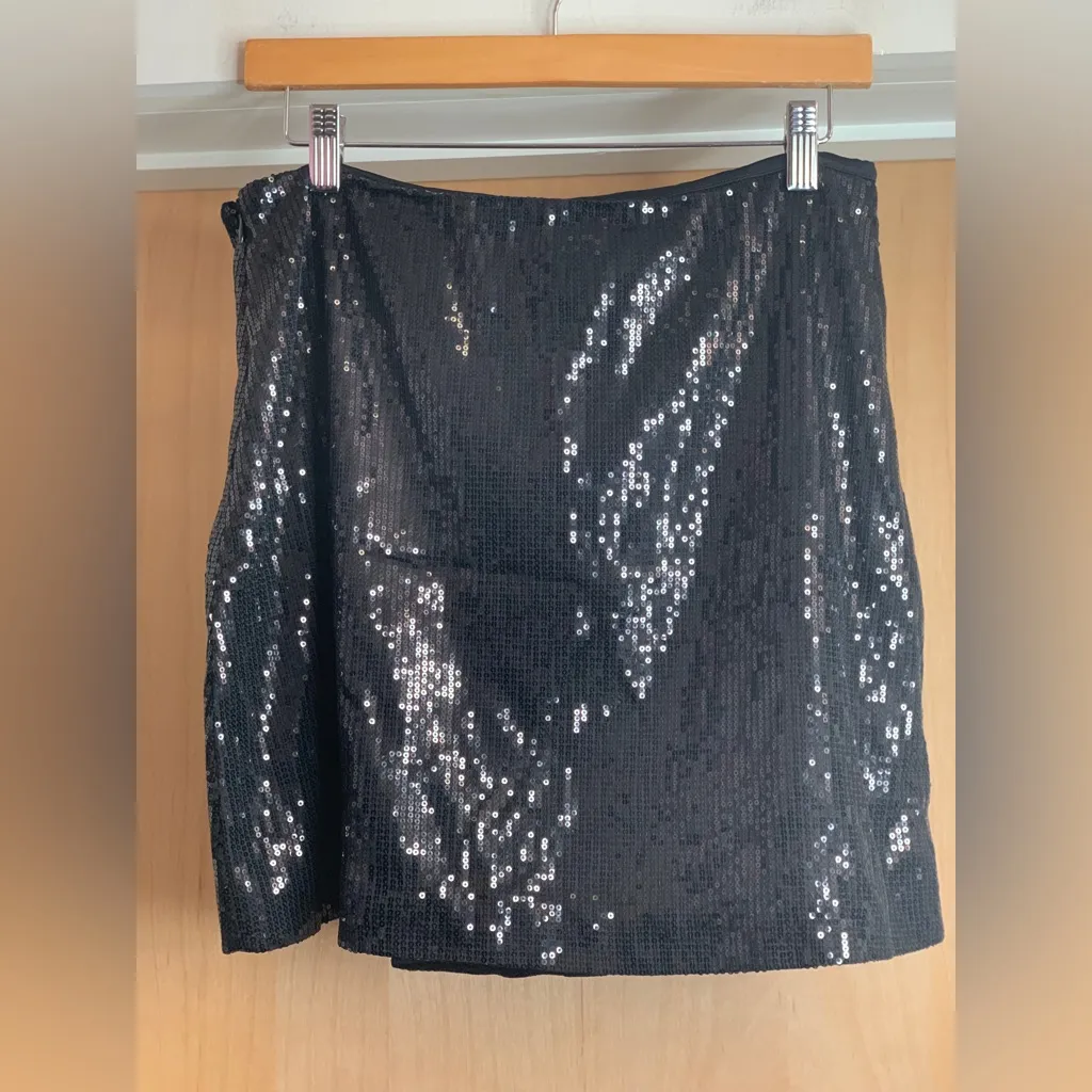 Scoop Black Faux Wrap Sequin Mini Skirt. Size - Image 4