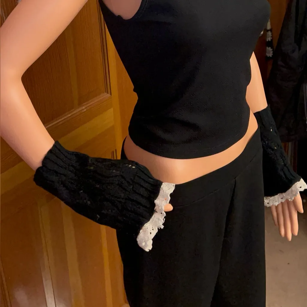 Black Knit Fingerless Thumb Hole Mittens - Image 9