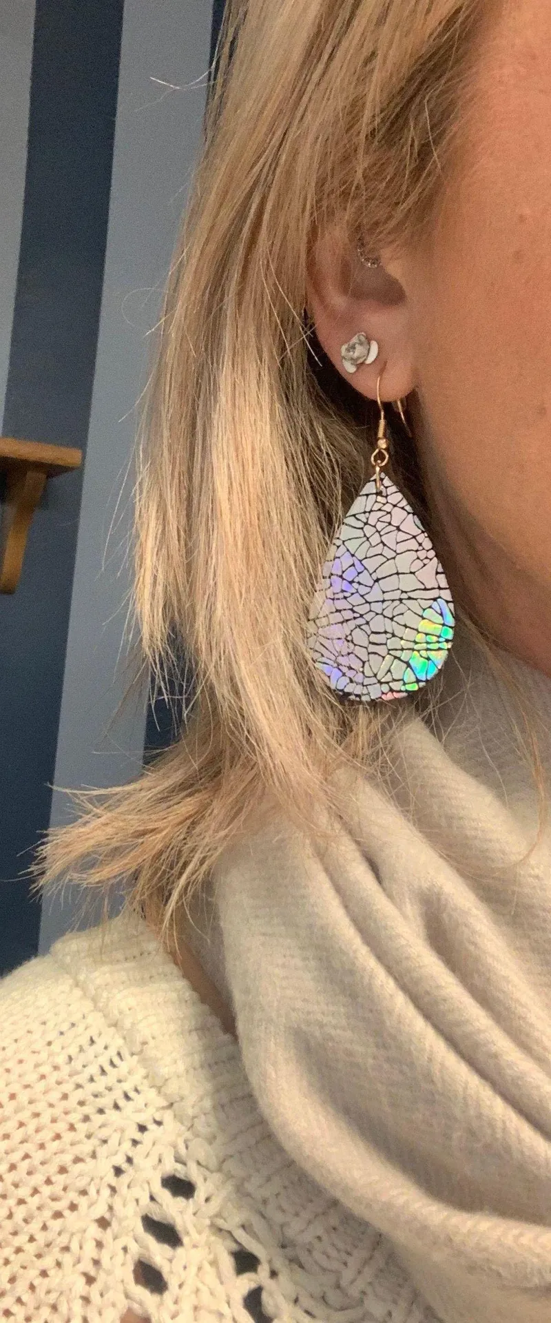 Teardrop Earrings Iridescence - Image 4