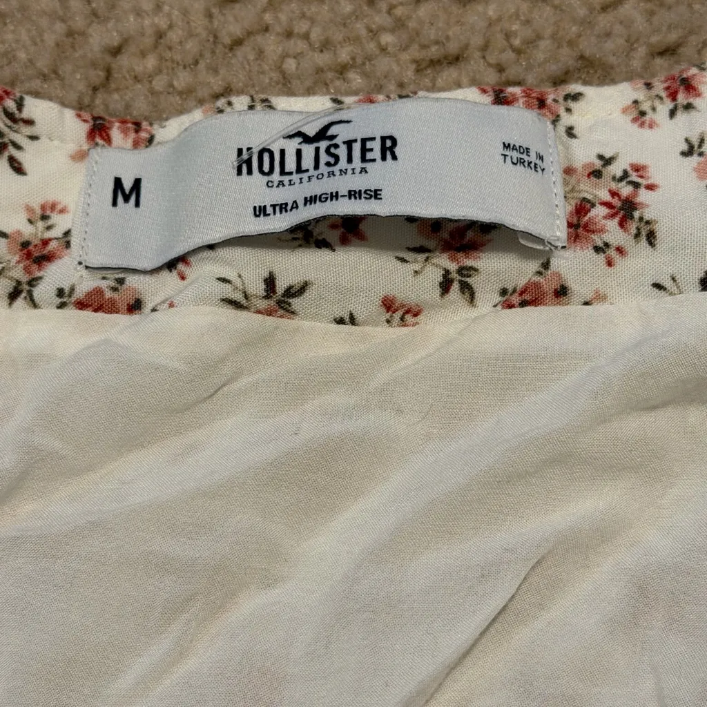 Hollister Ultra-High Rise Mini Floral Skirt - Image 4