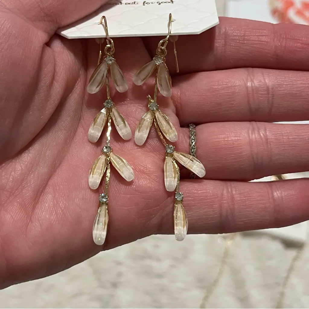 NEW Altar’d State Arula Milky Resin Leaf Dangle Earrings NWT - Image 6