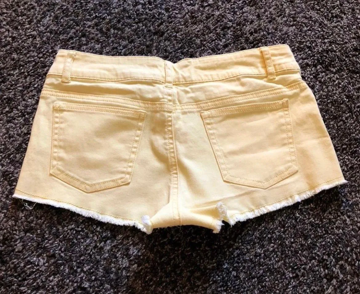 Be cool Yellow Fringed Shorts - Image 2