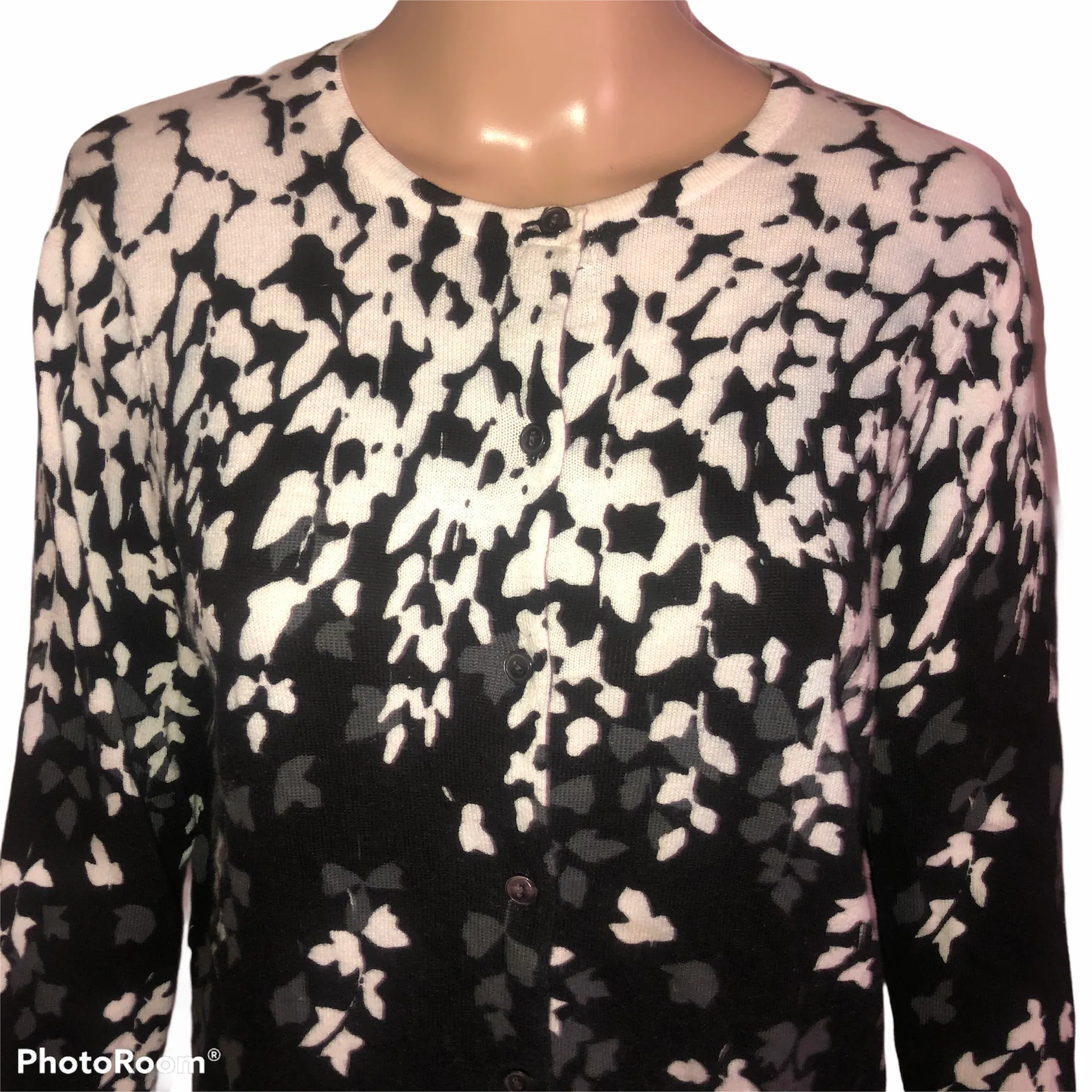 Printed Buttoned Cardigan - Image 3