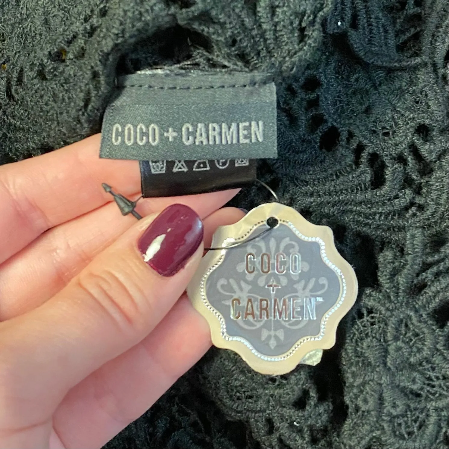 Coco + Carmen NWT Black Crochet Lace Sleeveless Sheer Top Size Small Boho - Image 2