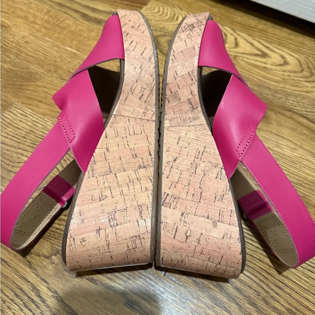 NEW Clarks  Annadel Eirwyn Wedge Sandal Fuchsia size 9.5 - Image 2