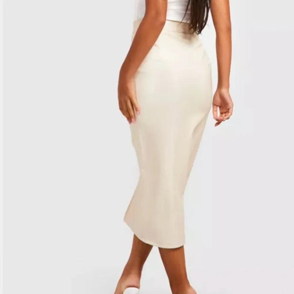 Boohoo Petite Pu High Waist Front Split Mini Skirt, Size 4​​​​​​ - Image 2