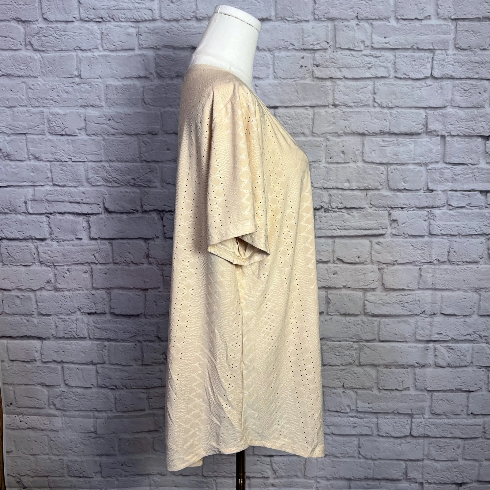 Womens XXL V Neck T Shirt Short Sleeve Casual Loose Fit Basic with Curved Hem Tan - Image 3