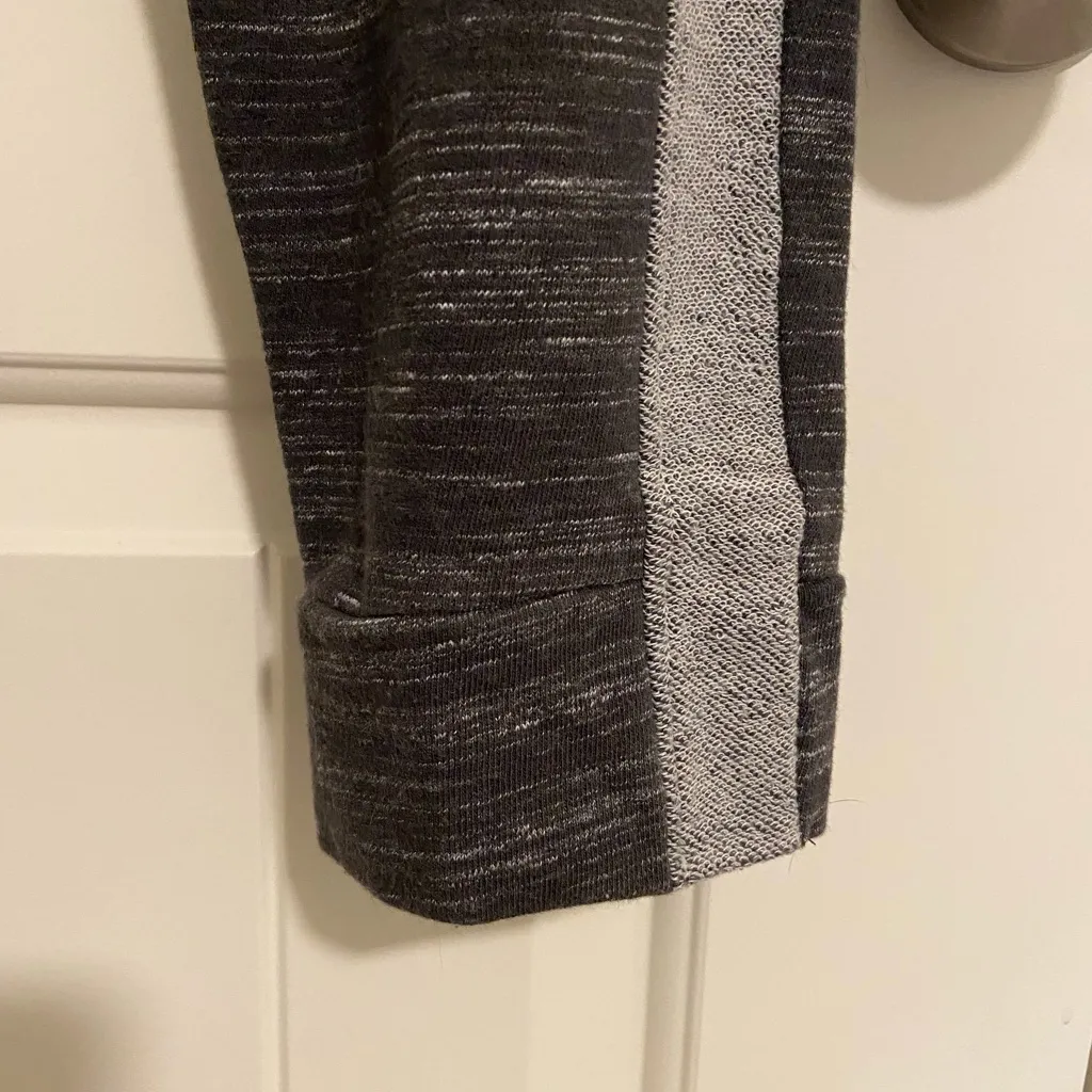 EUC New York and Company women’s gray jogger‎ sweatpants elastic waist medium - Image 4