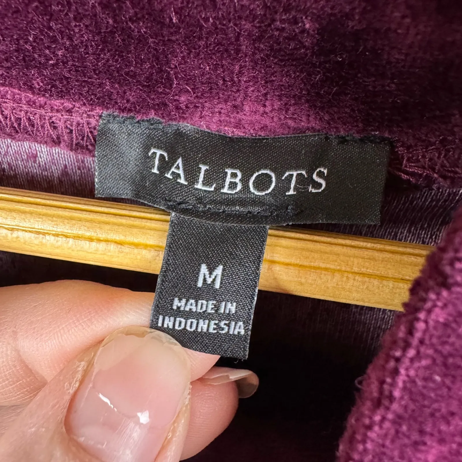 Talbots Stripe Velour Cowlneck Pullover Medium Burgundy‎ Soft Knit Comfy Cozy - Image 5