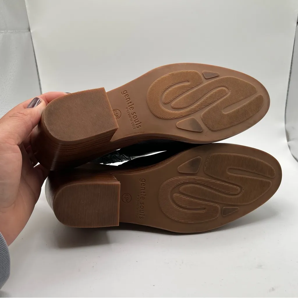 Gentle Souls by Kenneth Cole
Women's Blaise Slingback Block-Heel Mules size 6.5 - Image 12