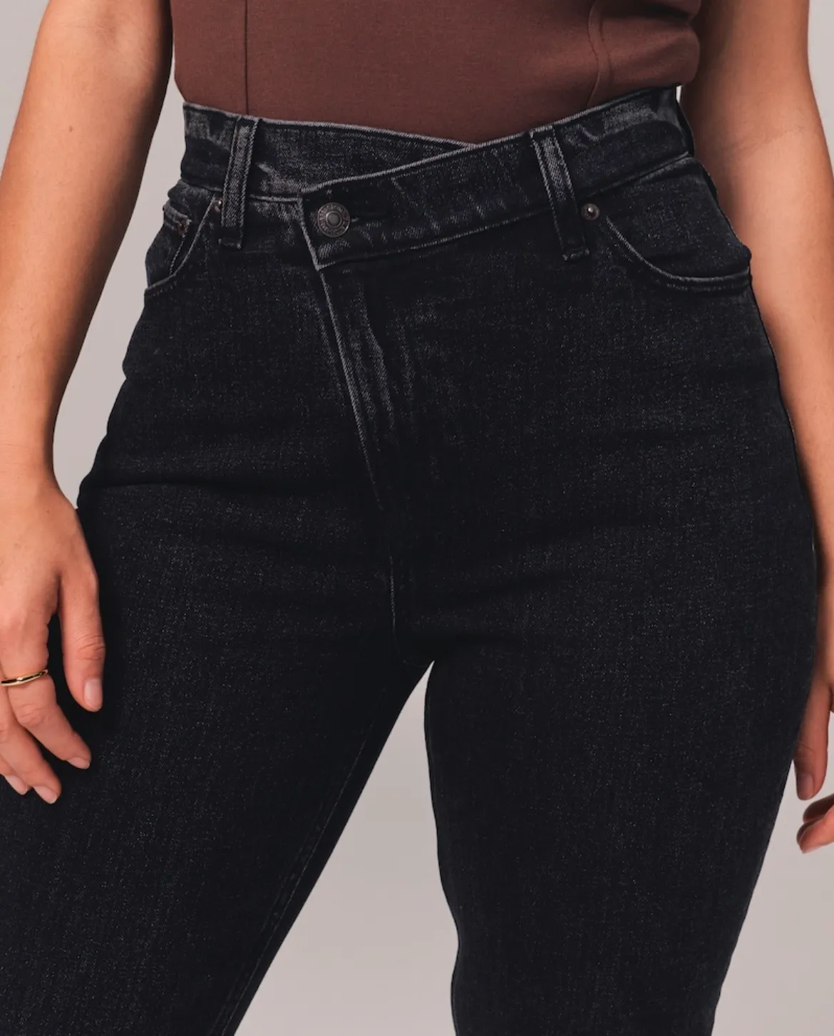 90s Slim Straight Jeans - Image 5