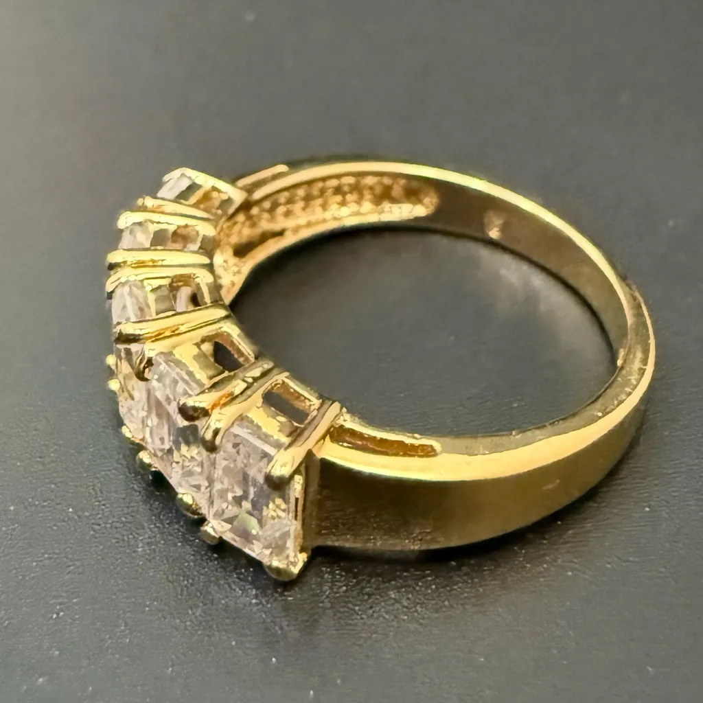 Vintage 925 Gold Over Sterling Silver Five CZ Row Band Women’s Ring Size 8 5g. - Image 2