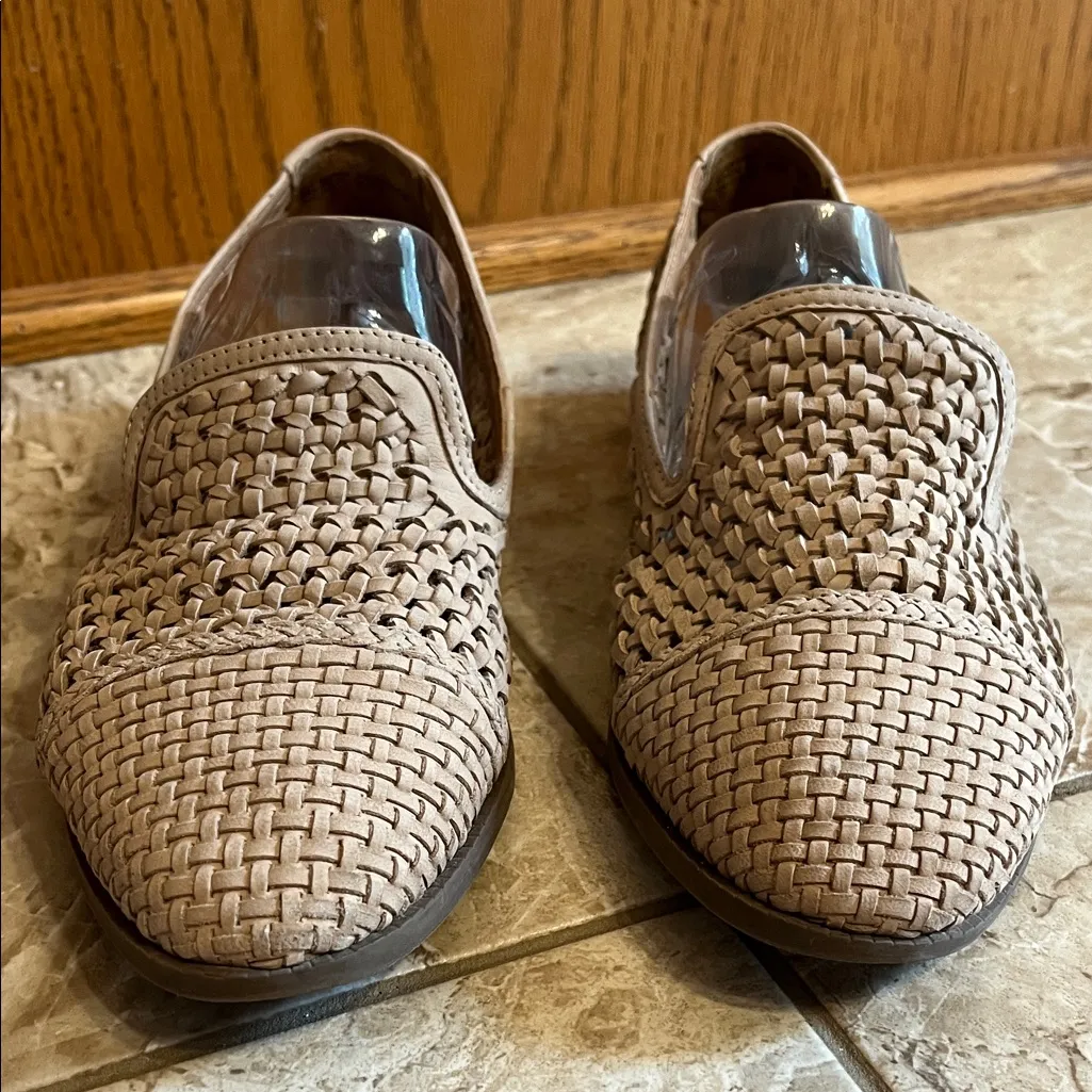 Joie Woven Dusty Khaki Cream Genuine Leather Slip On Loafer Flats - Size 8.5 - Image 2