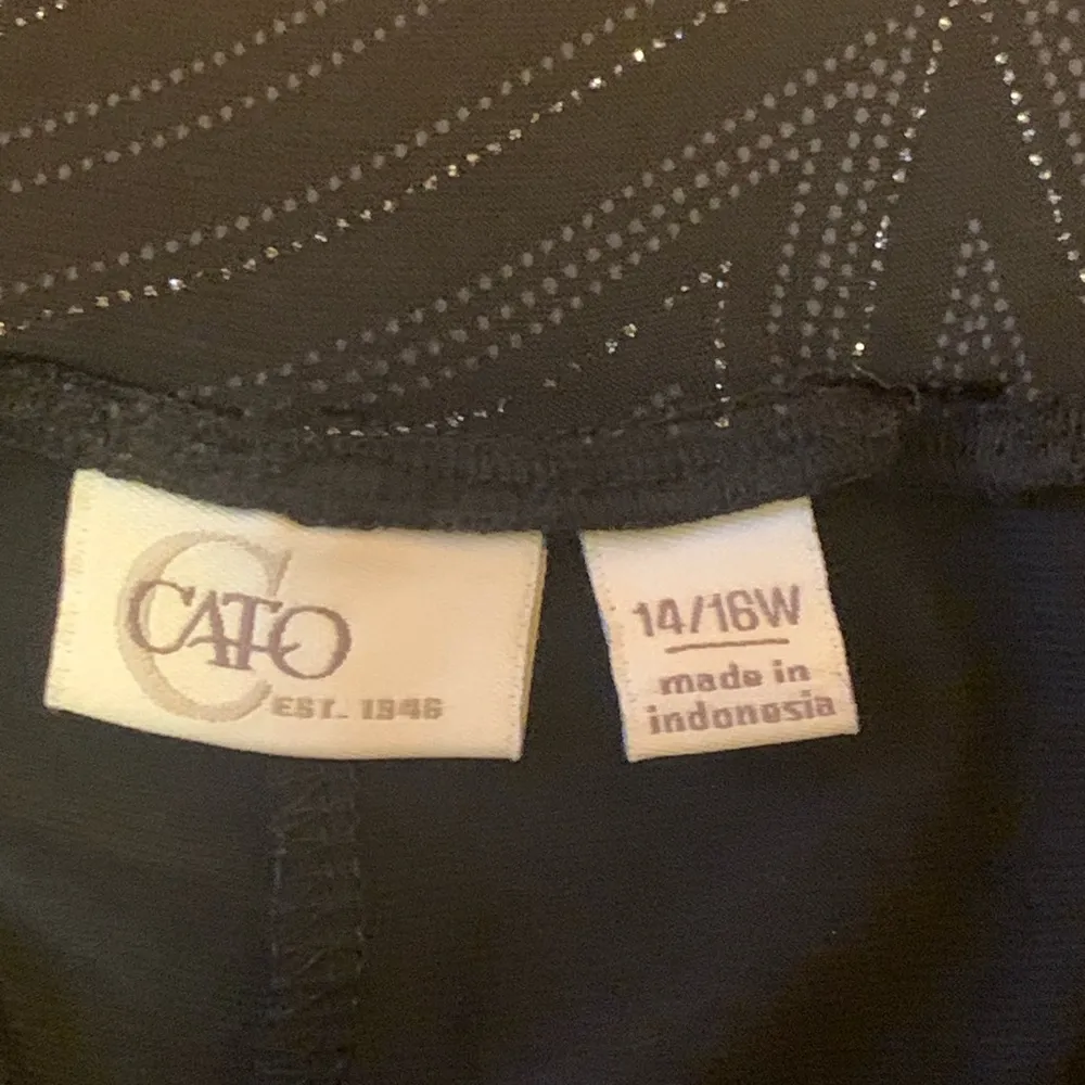 CATO Pants Women’s 14/16 Wide leg Stretch pull on Silver Sparkle Thread Design - Image 4