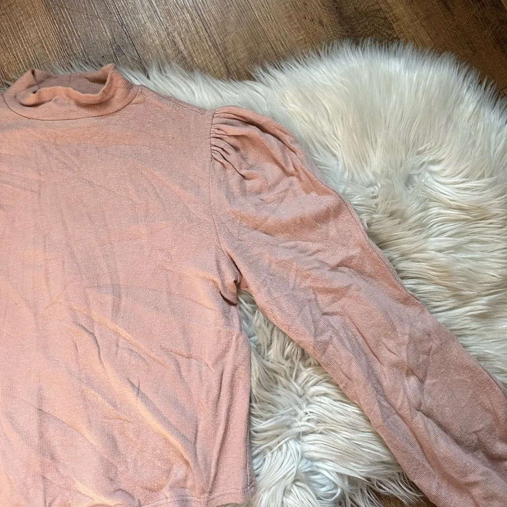 REFORMATION Cydney Mock Neck Top In Light Pink - Image 5