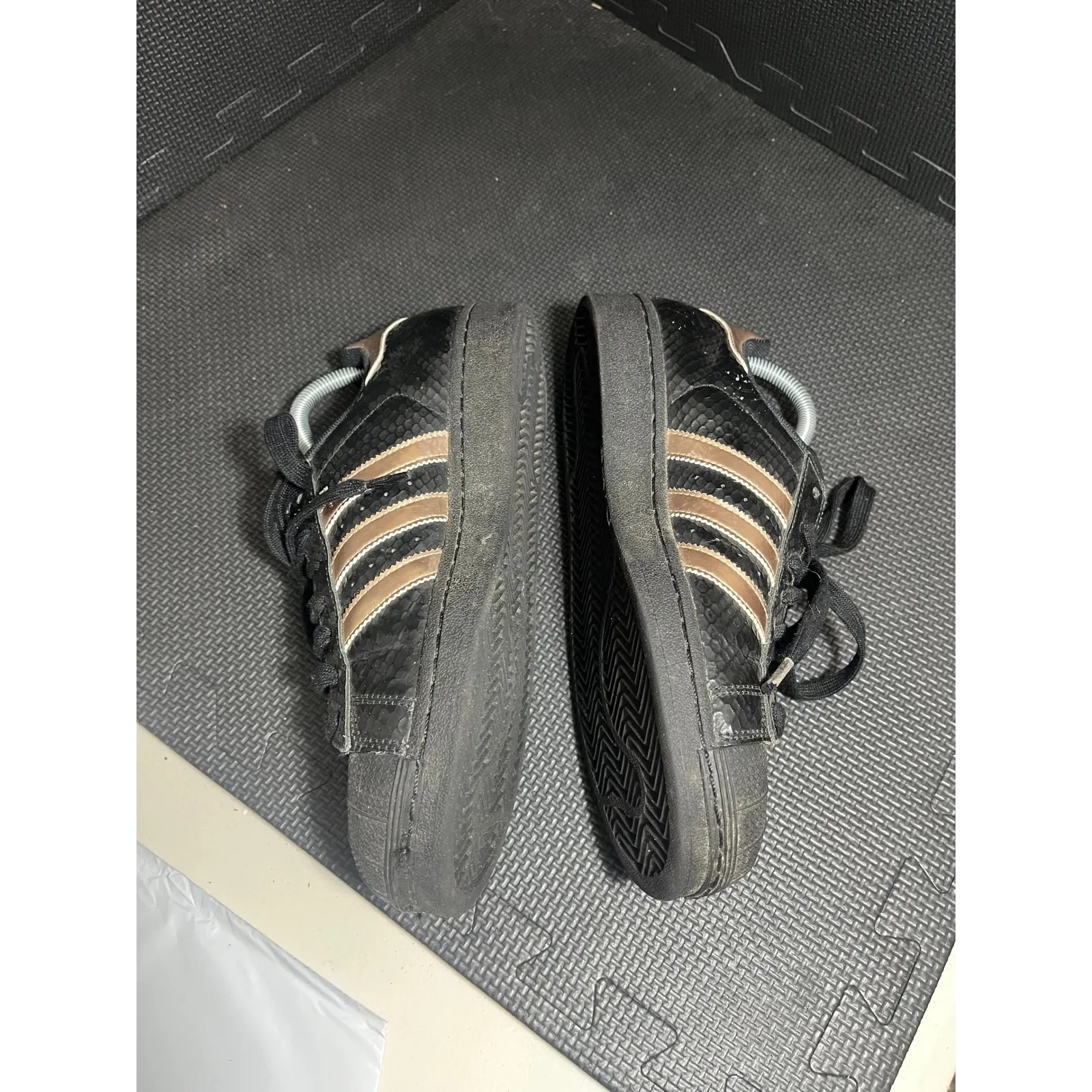 Adidas Superstar Black Metallic Rose Gold Stripes Superstar Snakeskin Womens 10 - Image 3