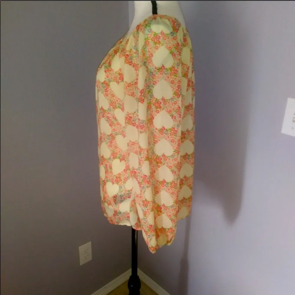 Forever 21  beige floral heart long sleeve dress shirt - Image 6