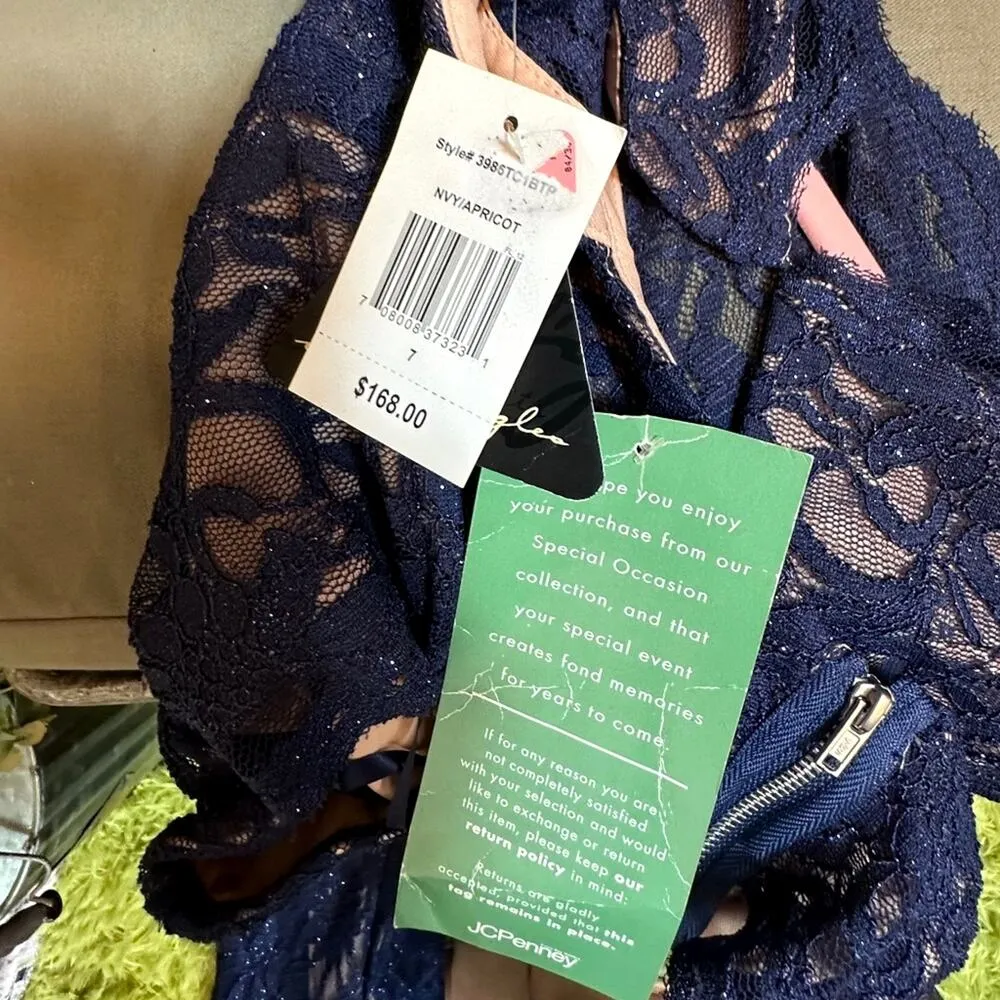 City Triangle One Piece in the Back/Two Piece in the Front Lace Gown Blue/Nude 7 Blue Size 6 - Image 15