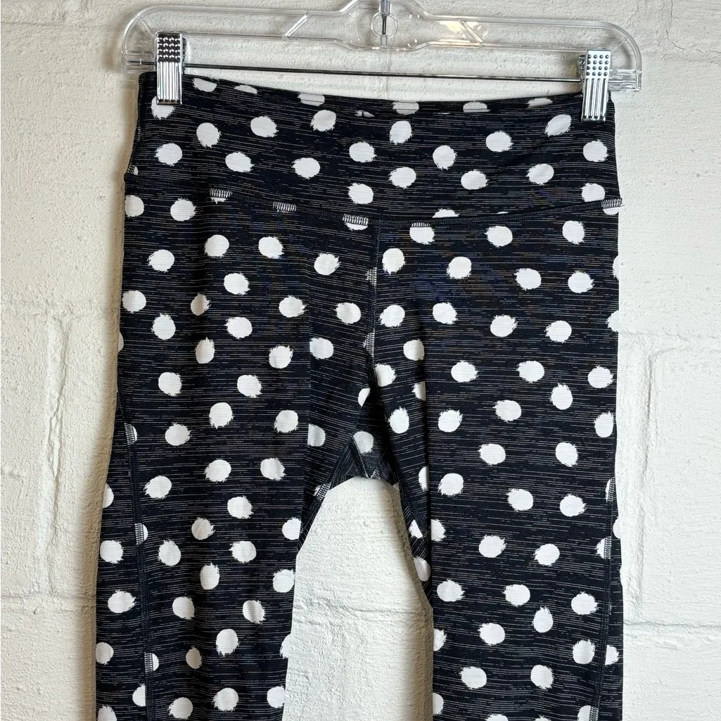 Outdoor Voices Woman’s Athletic Sporty Polka Dotted Capri Leggings Size Small - Image 2