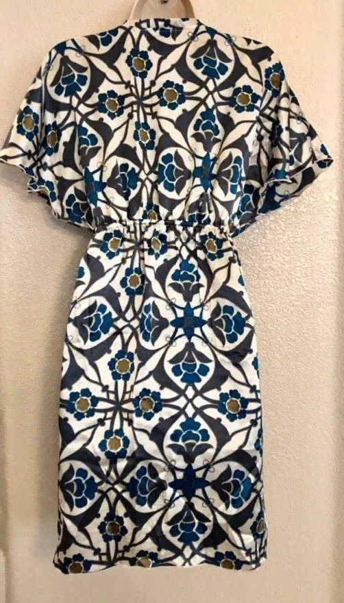 Like new 100% Silk  Dress. - Image 3