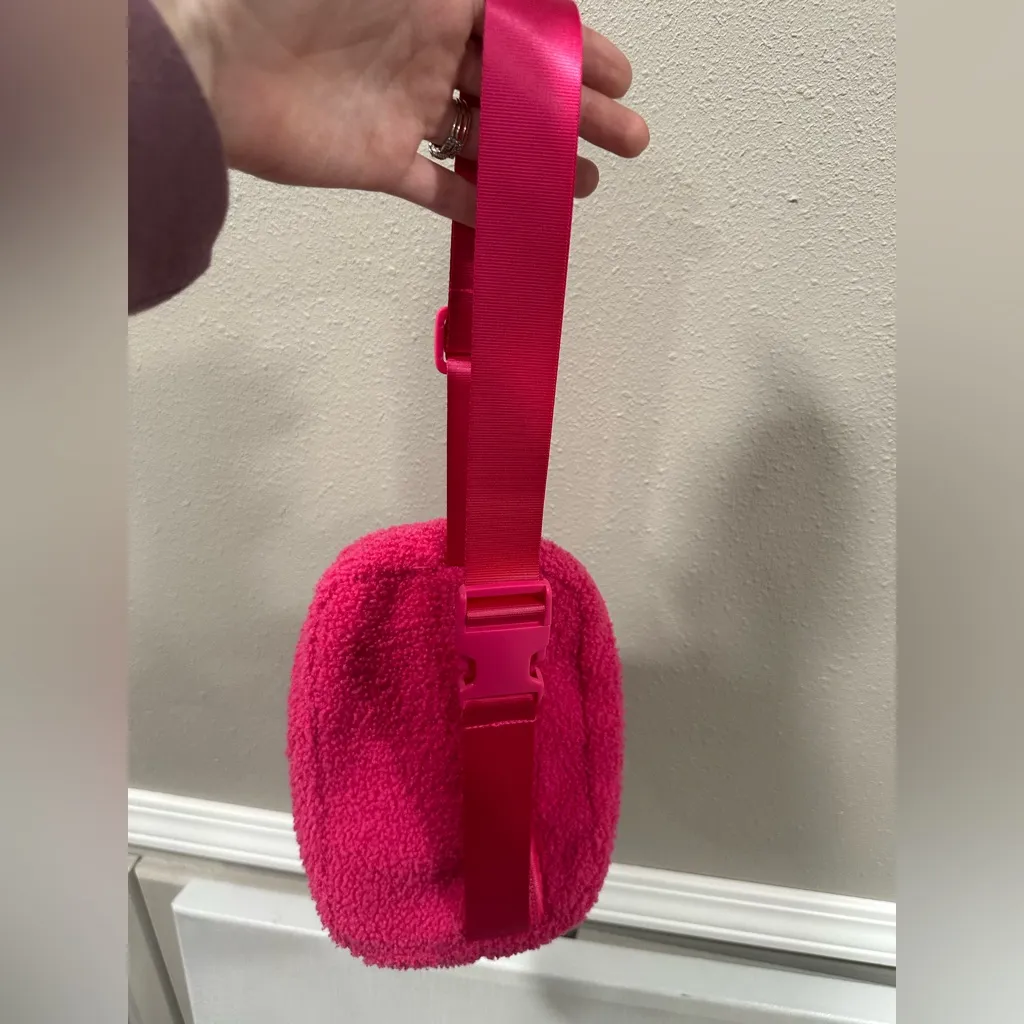 Fuzzy Bum Bag Running Fleece Bag Color Pink - Image 6