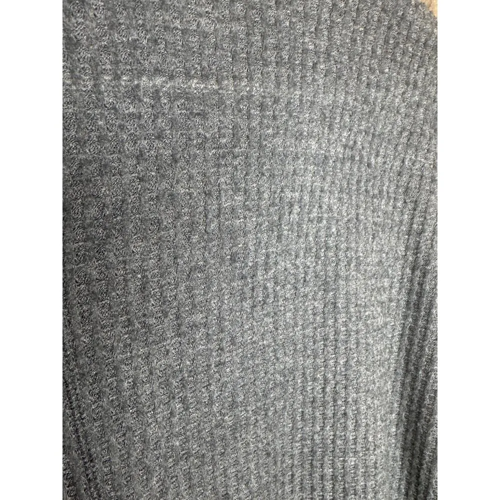 Urban Outfitters Out From Under Gray V-Neck Sweater Women's Size Small - Image 7