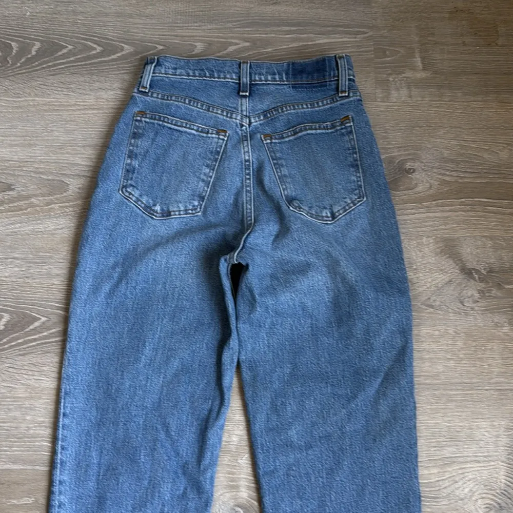 Abercrombie & Fitch Curve Love Ultra High Rise 90s Straight Jean 26L - Image 10