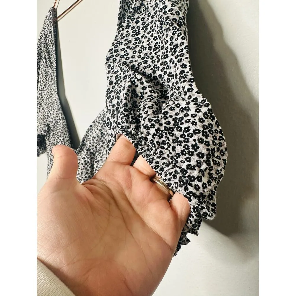 SLATE & WILLOW Black White Sweetheart Neck Ditsy Floral Tie Front Dress Size M - Image 8