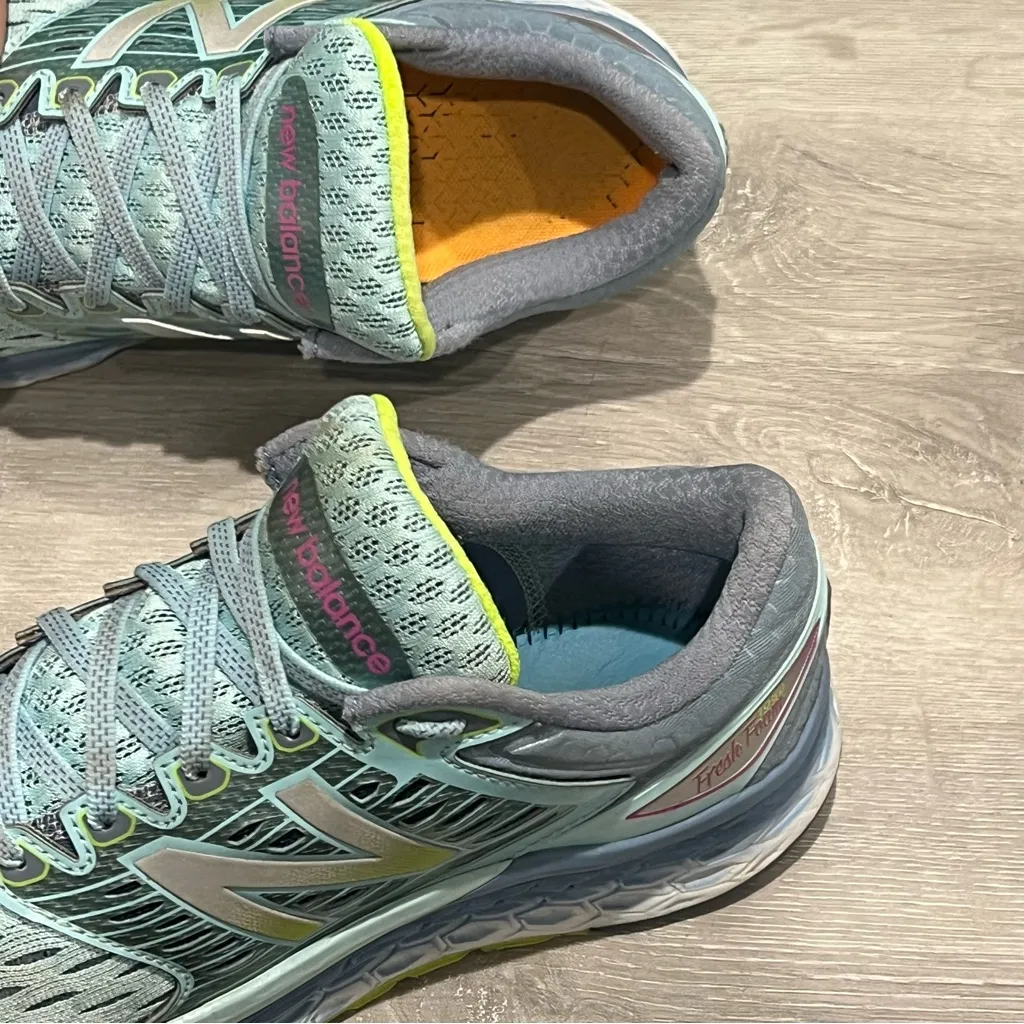 New Balance 1080 Fresh Foam Women's Mint and Lime Running Shoes Size 9 - Image 8