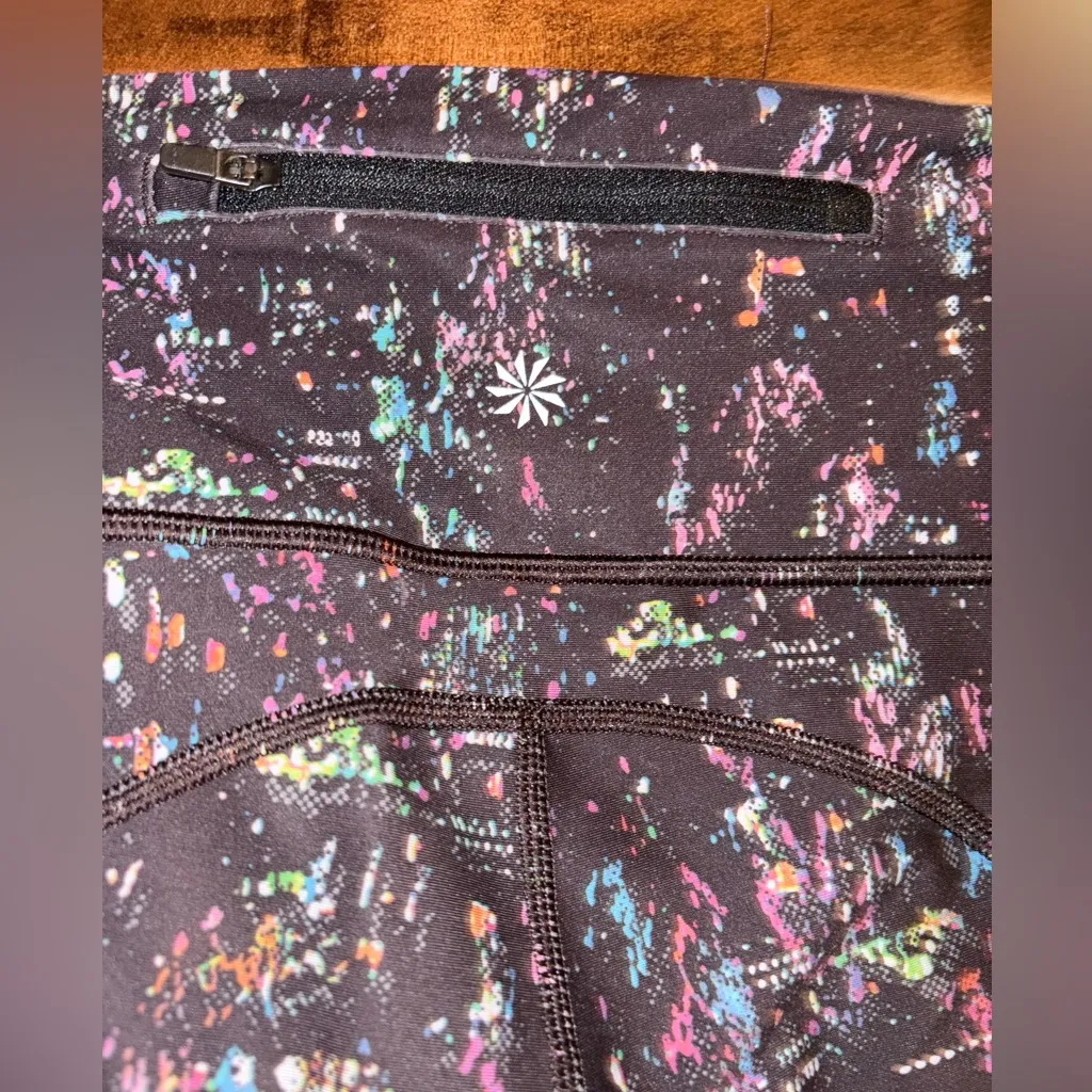 Athleta Leggings XS Black Lightning City Lights Capri Pull On Yoga Pilates - Image 4