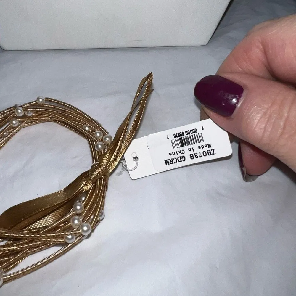 Tell Your Tale Guitar String Gold Tone With Faux Pearl Bracelet Set - Image 4