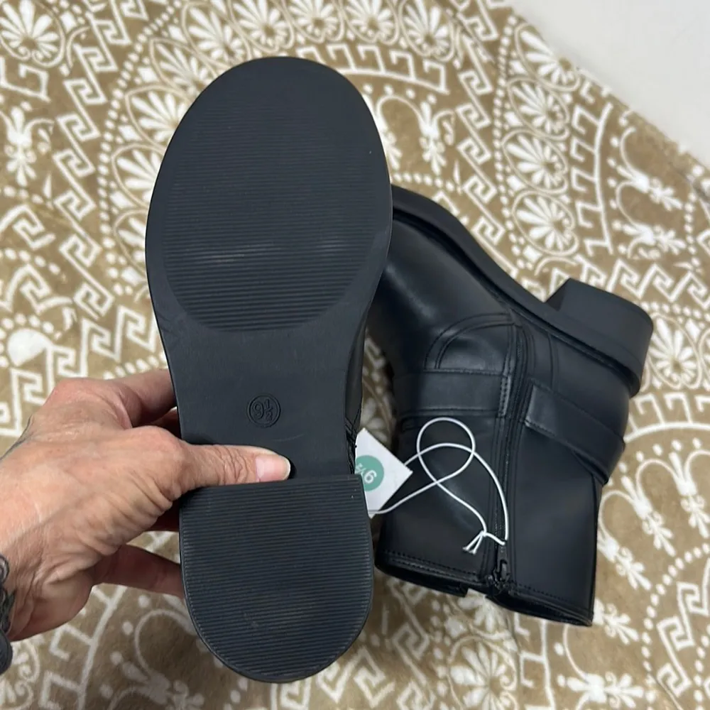 Universal Thread Black Combat Boots with Silver Hardware - Image 5