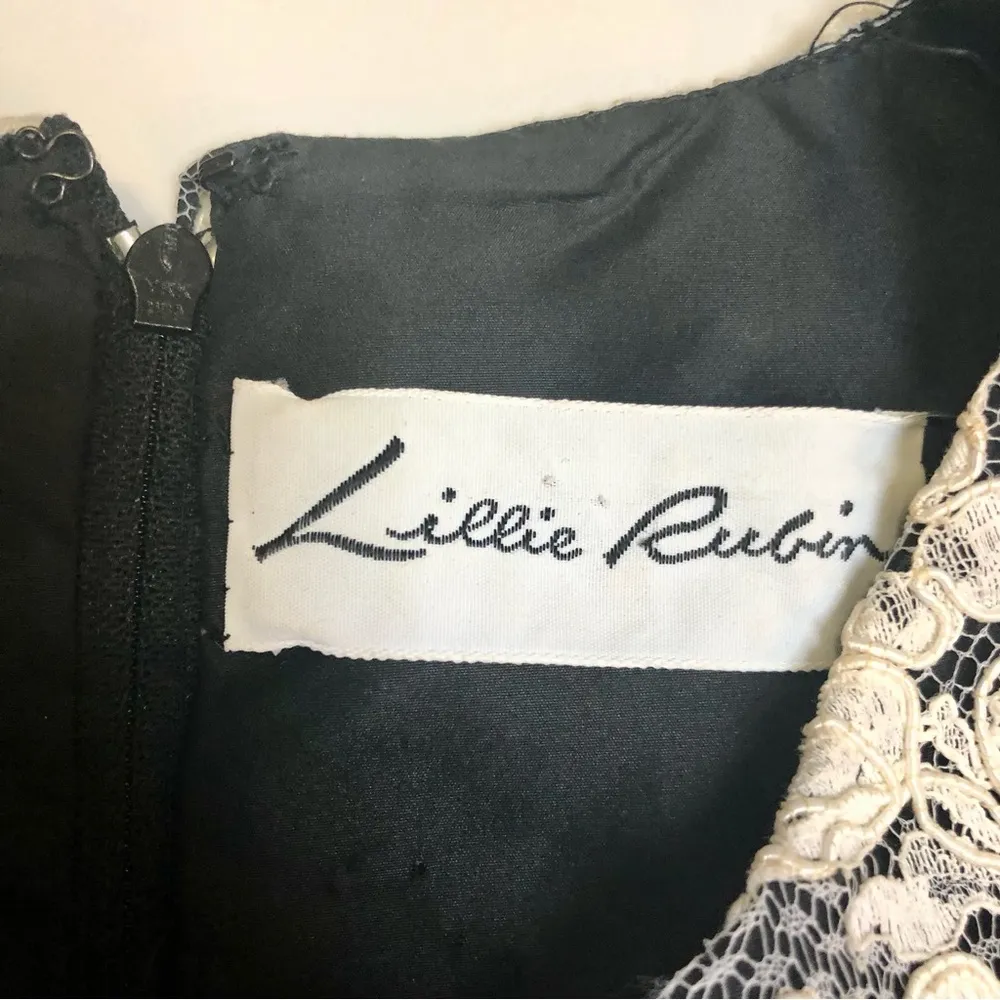 Vintage 80s does 60s Lillie Rubin Tent Dress Asymmetrical Ruffle Short Sleeve M - Image 16