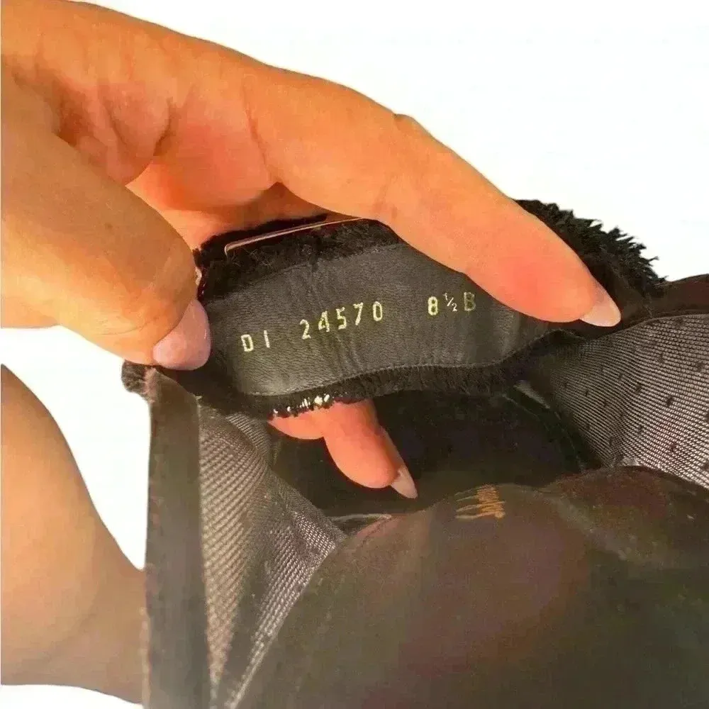 Salvatore Ferragamo Zelda polka Dot logo pumps size 81/5 - Image 10