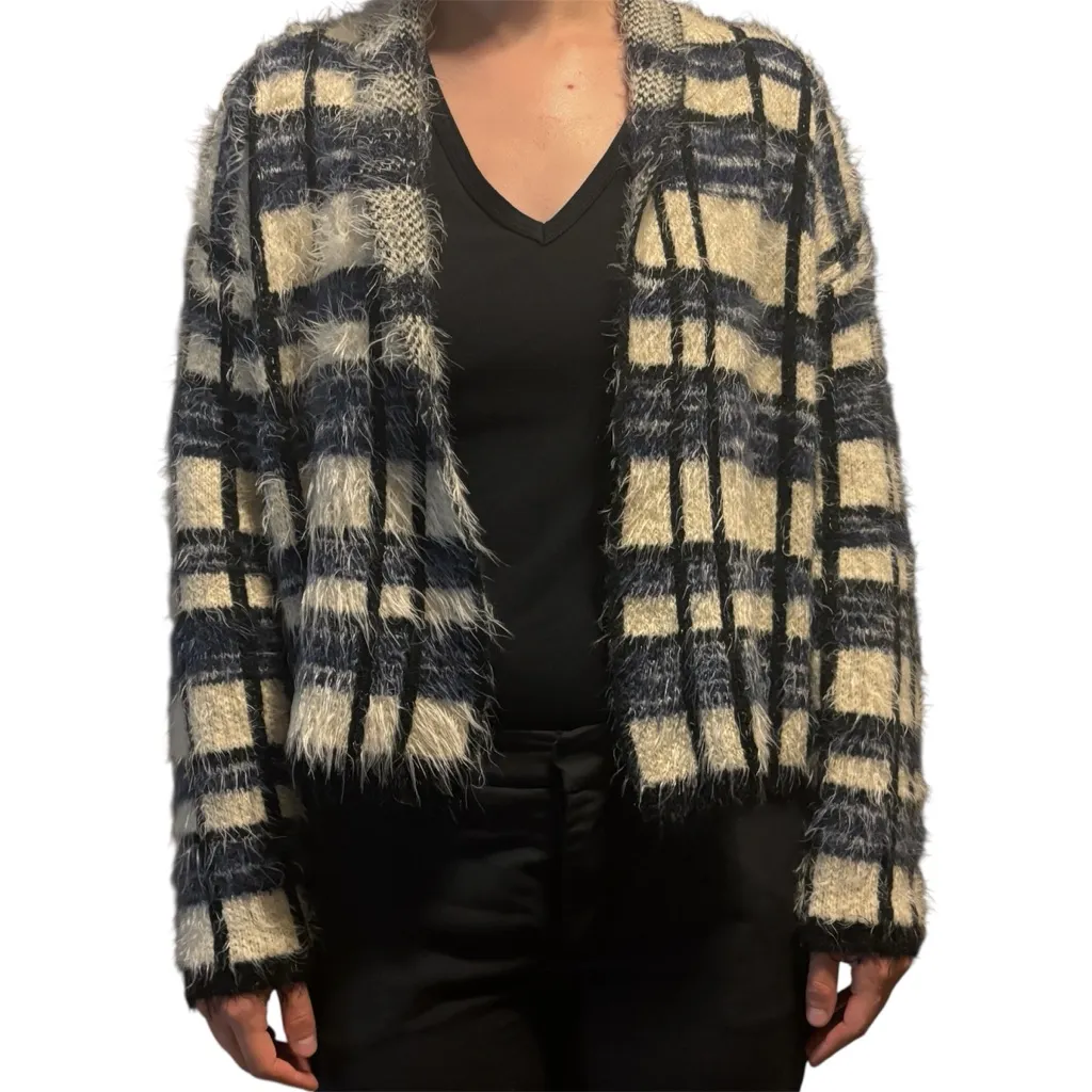 Chic Plaid Cardigan - Image 4