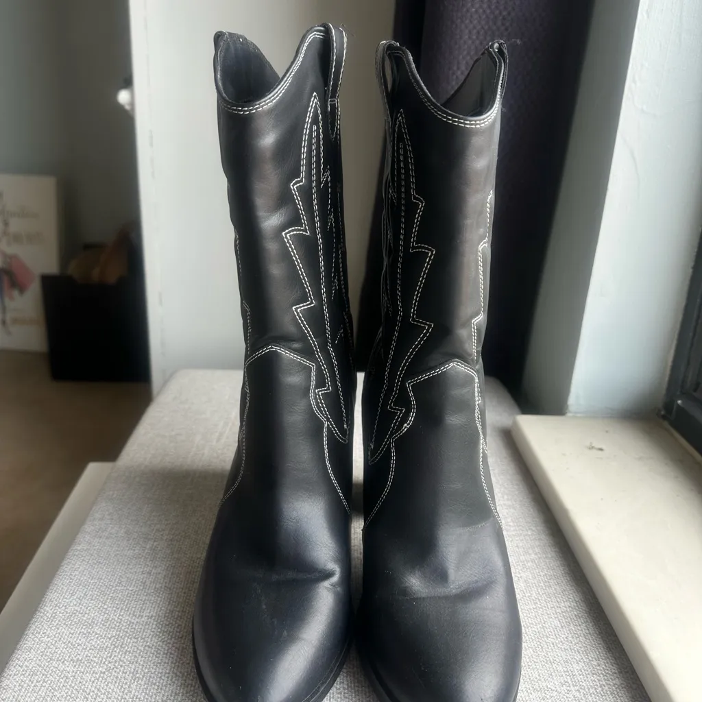 Black Cowgirl Boots - Image 2