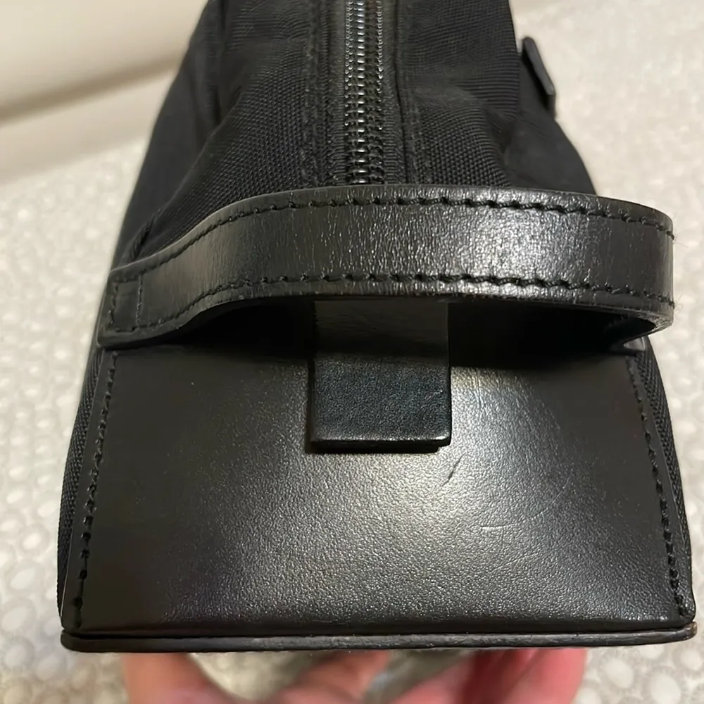 Gucci  Canvas Pouch Bag with Handle - Image 8