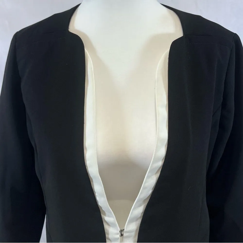 black and white career blazer jacket size medium - Image 3