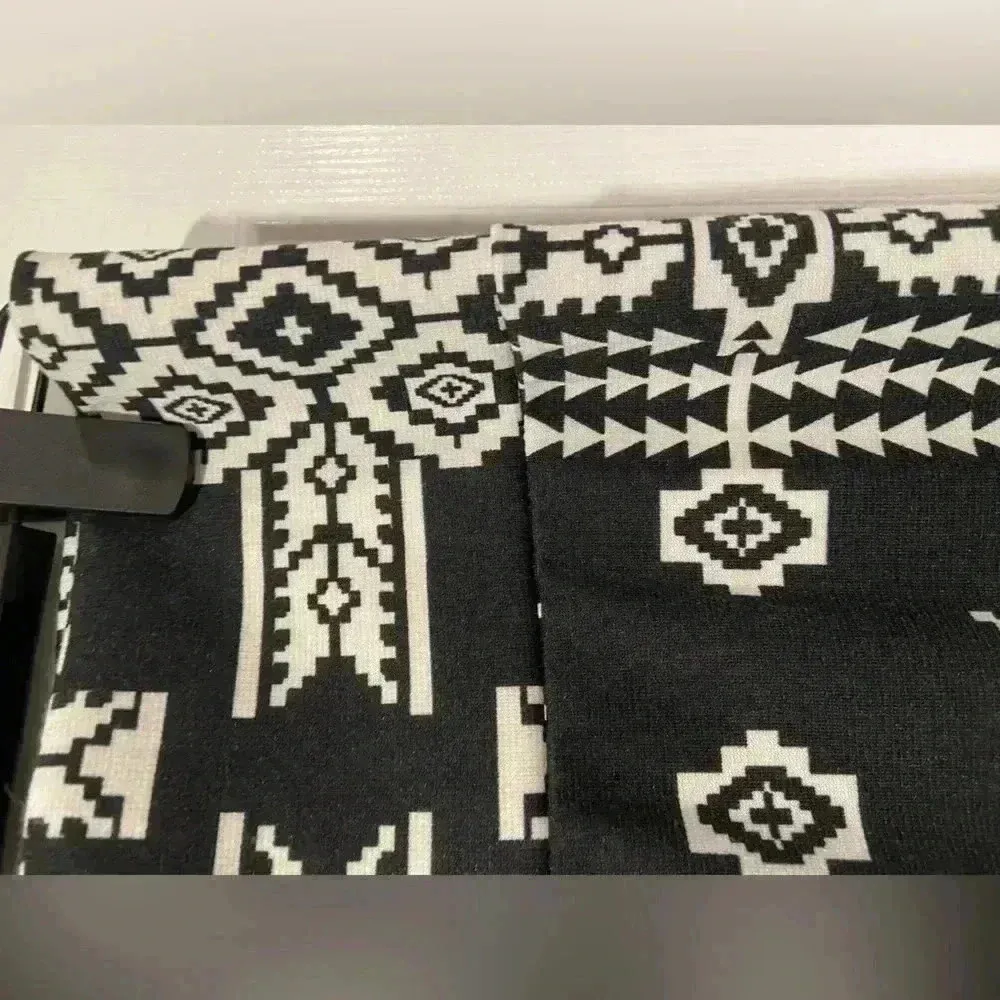 Charlotte Russe Black Cream Aztec Print Stretchy Pencil Skirt Midi Size Medium - Image 3