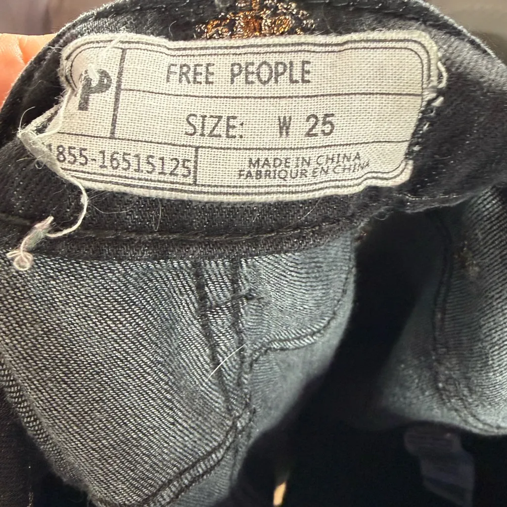 Free People Embroidered Star Skinny Overalls in Washed Black Gold Size 25 - Image 6