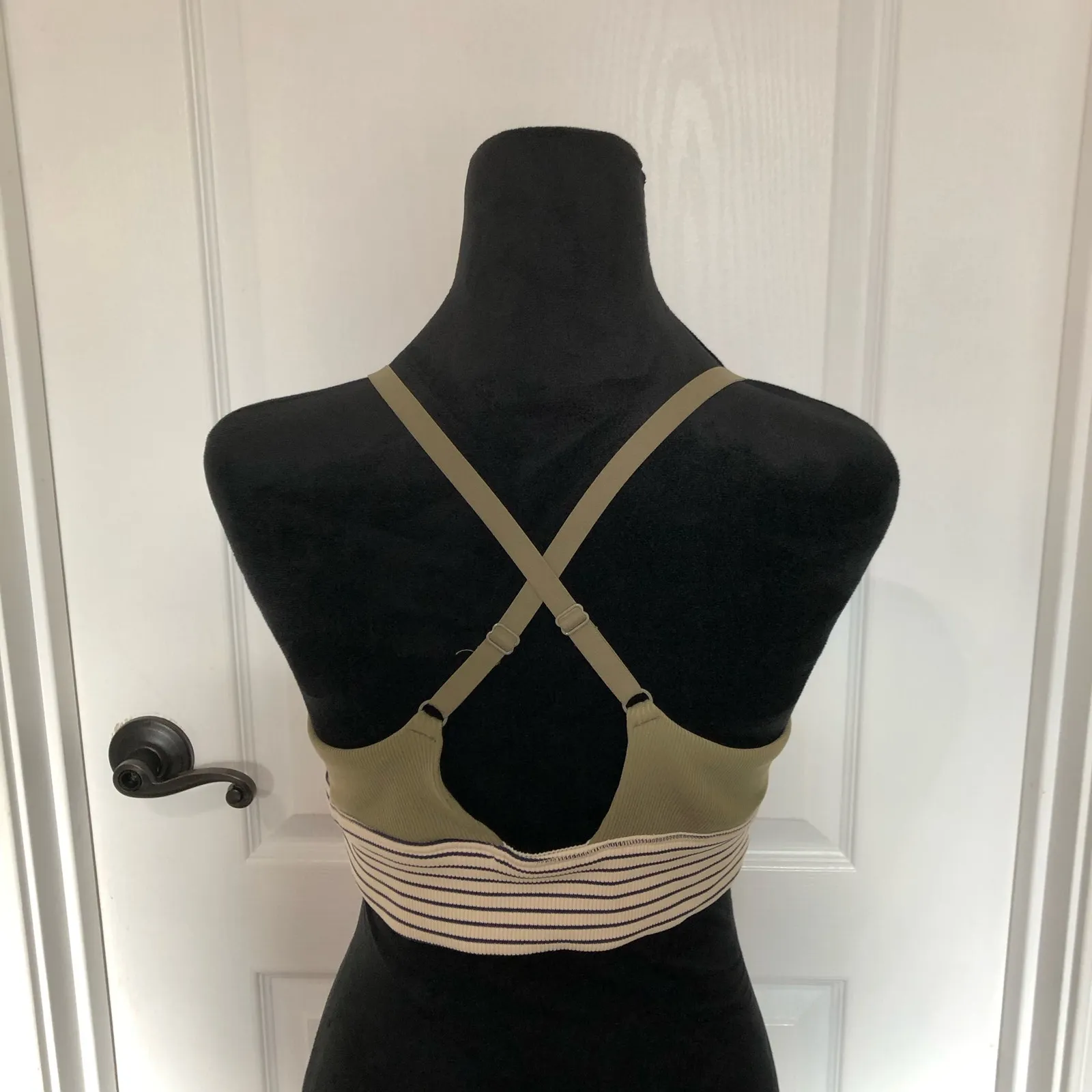 New Aerie Offline Intimates Crossback Green Sports Bra Size‎ Large Supportive - Image 7