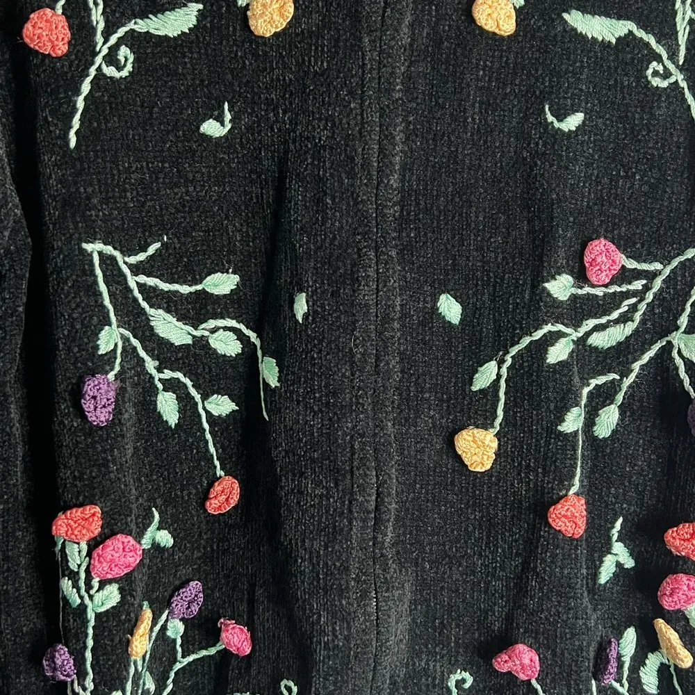 VTG Victoria Harbour Black sweater with Floral Embroidery - Image 2
