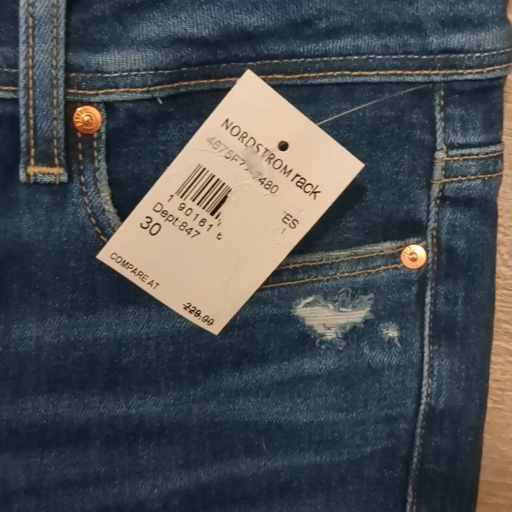 Paige hoxton slim raw hem slopes destructed jeans size 30 - Image 7